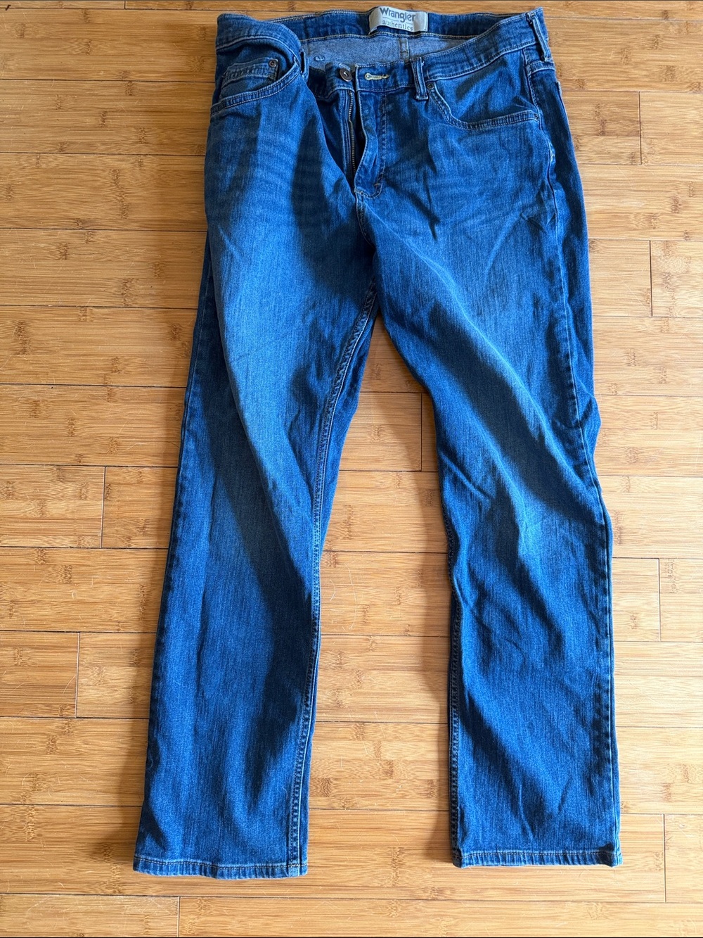 Wrangler Men’s Straight Jeans in Deep Blue Denim